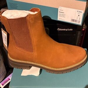 TOMS Bennet Water-Resistant Brown Leather Boots